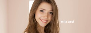 18 year old girl Arwen Gold loses her virginity after her car breaks down